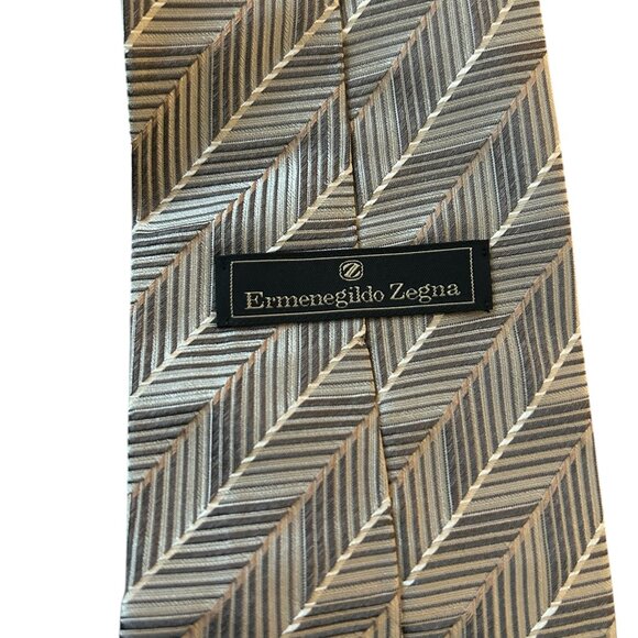 ERMENEGILDO ZEGNA Geometric 100% Silk Mens Luxury Tie Beige - Picture 5 of 5